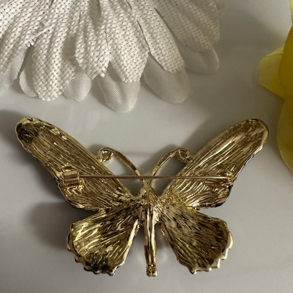 Butterfly Rhinestones Pin/Brooch - Picture 10 of 10